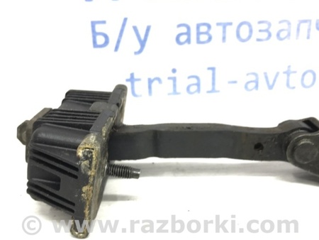 ФОТО Ограничитель двери передний левый для Toyota Avensis T250 (02.2003-10.2009) Киев