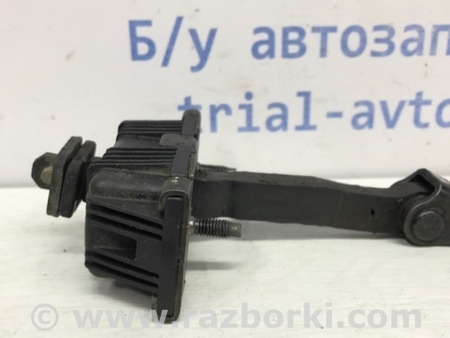 ФОТО Ограничитель двери задний правый для Toyota Avensis T250 (02.2003-10.2009) Київ
