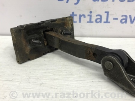 ФОТО Ограничитель двери передний правый для Toyota Avensis T250 (02.2003-10.2009) Киев