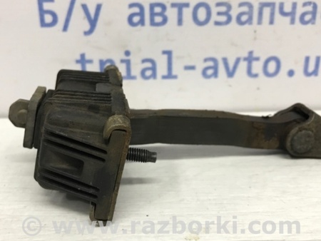 ФОТО Ограничитель двери передний левый для Toyota Avensis T250 (02.2003-10.2009) Київ