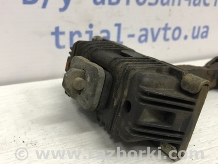 ФОТО Ограничитель двери передний левый для Toyota Avensis T250 (02.2003-10.2009) Київ