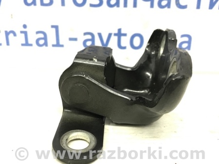 ФОТО Петля двери задней правой для Toyota Avensis T250 (02.2003-10.2009) Киев