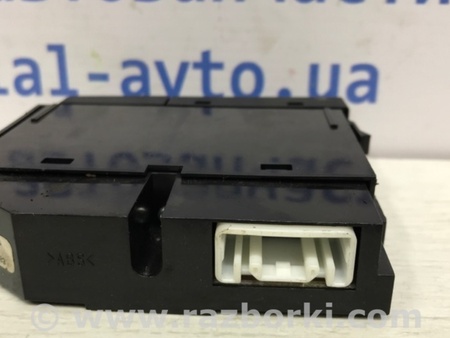 ФОТО Кнопка подогрева для Toyota Avensis T250 (02.2003-10.2009) Киев