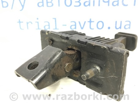 ФОТО Ограничитель двери передний правый для Toyota Avensis T250 (02.2003-10.2009) Киев