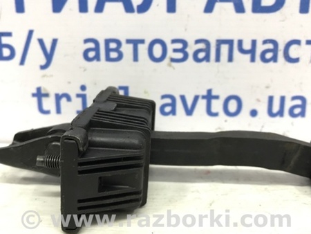ФОТО Ограничитель двери задний правый для Toyota Avensis T250 (02.2003-10.2009) Киев