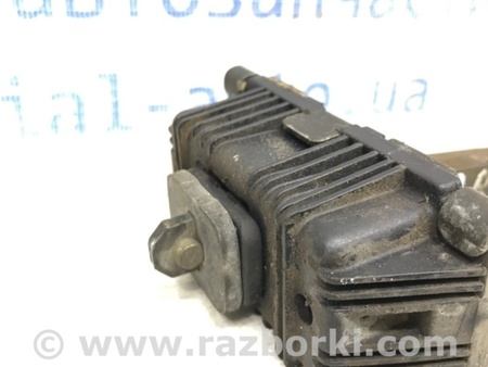 ФОТО Ограничитель двери передний правый для Toyota Avensis T250 (02.2003-10.2009) Киев