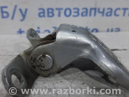 ФОТО Петля двери передней правой нижняя для Toyota Avensis T250 (02.2003-10.2009) Киев