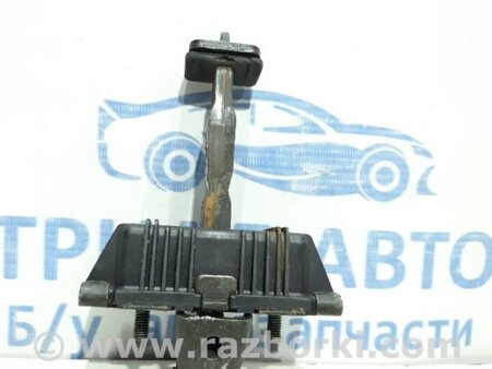 ФОТО Ограничитель двери передний правый для Toyota Avensis T250 (02.2003-10.2009) Киев