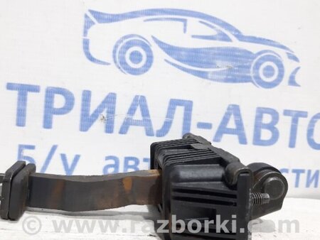 ФОТО Ограничитель двери передний правый для Toyota Avensis T250 (02.2003-10.2009) Киев