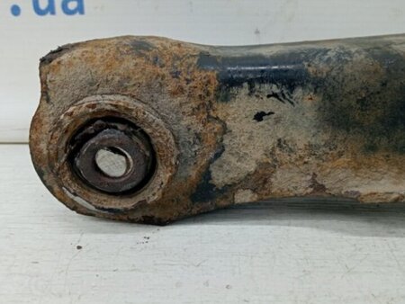 ФОТО Рычаг задней подвески нижний поперечный (под пружину) для Mitsubishi Lancer IX 9 (03-07) Киев