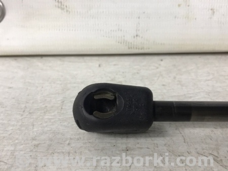 ФОТО Амортизатор крышки багажника для Mazda 3 BK (2003-2009) (I) Київ