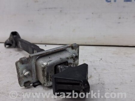 ФОТО Ограничитель двери передний правый для Mazda 3 BK (2003-2009) (I) Київ