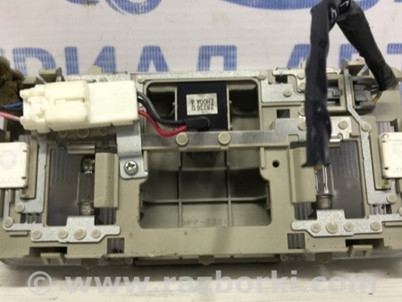 ФОТО Плафон передний для Nissan Tiida/Versa C11 Киев