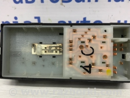 ФОТО Кнопка стеклоподъемника для Nissan Tiida/Versa C11 Киев