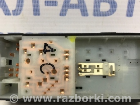 ФОТО Кнопка стеклоподъемника для Nissan Tiida/Versa C11 Киев