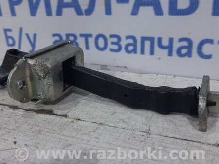 ФОТО Ограничитель двери задний левый для Nissan Tiida/Versa C11 Киев