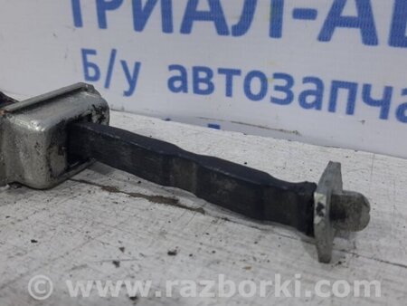 ФОТО Ограничитель двери передний правый для Nissan Tiida/Versa C11 Київ