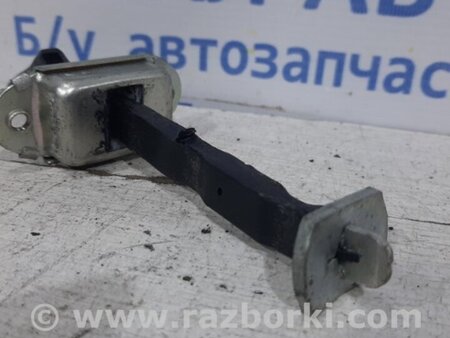 ФОТО Ограничитель двери передний левый для Nissan Tiida/Versa C11 Киев