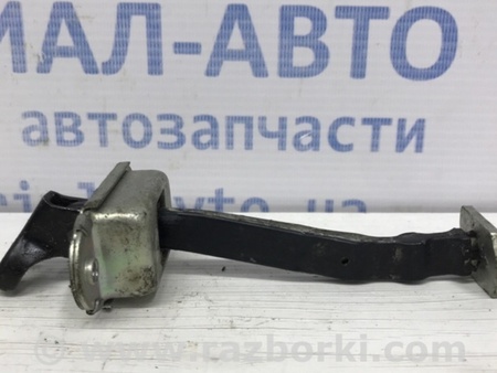 ФОТО Ограничитель двери задний левый для Nissan Tiida/Versa C11 Киев