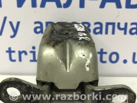 ФОТО Петля двери передней правой для Nissan Tiida/Versa C11 Киев