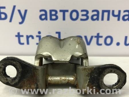 ФОТО Петля двери задней правой для Nissan Tiida/Versa C11 Киев