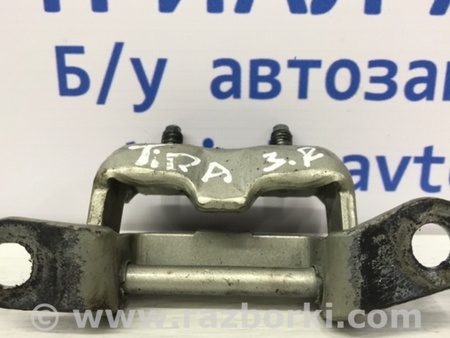 ФОТО Петля двери задней правой для Nissan Tiida/Versa C11 Київ