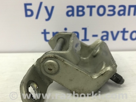 ФОТО Петля двери задней правой для Nissan Tiida/Versa C11 Київ