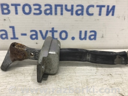 ФОТО Ограничитель двери передний правый для Toyota RAV-4 (05-12) Київ