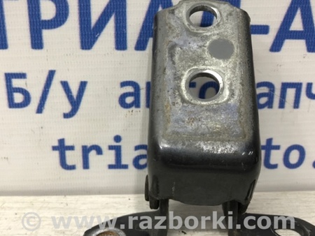 ФОТО Петля двери задней правой нижняя для Toyota RAV-4 (05-12) Киев