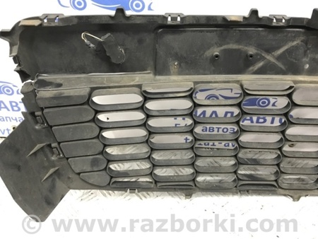 ФОТО Решетка бампера центральная для Mazda CX-7 Київ