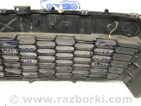 ФОТО Решетка бампера центральная для Mazda CX-7 Київ