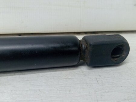 ФОТО Амортизатор крышки багажника для SsangYong Rexton Киев