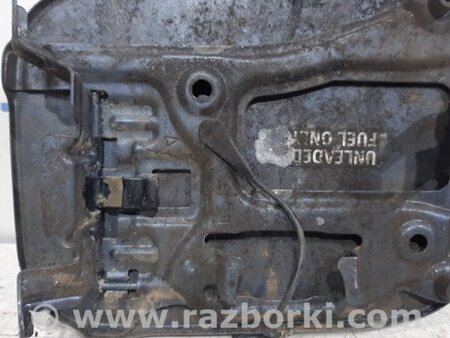 ФОТО Лючок бака для Toyota Avensis T270 (10.2008-12.2012) Киев