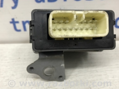 ФОТО Блок управления дверьми для Toyota Avensis T270 (10.2008-12.2012) Киев