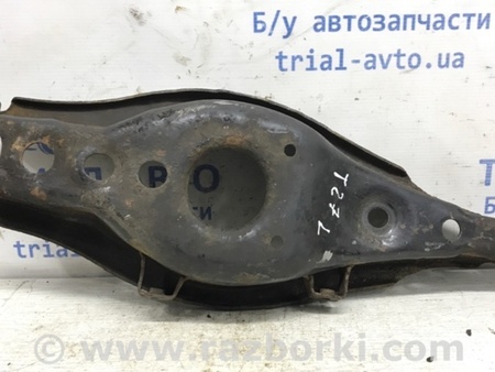 ФОТО Рычаг задней подвески нижний поперечный (под пружину) для Toyota Avensis T270 (10.2008-12.2012) Киев