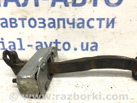 ФОТО Ограничитель двери задний левый для Toyota Avensis T270 (10.2008-12.2012) Киев