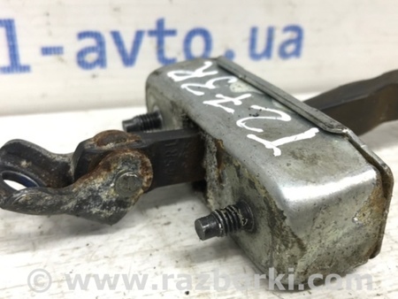 ФОТО Ограничитель двери задний правый для Toyota Avensis T270 (10.2008-12.2012) Киев