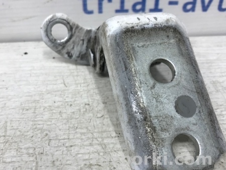 ФОТО Петля двери задней левой верхняя для Toyota Avensis T270 (10.2008-12.2012) Киев