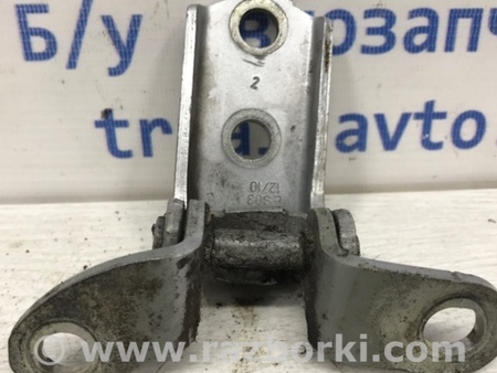 ФОТО Петля двери задней левой верхняя для Toyota Avensis T270 (10.2008-12.2012) Киев