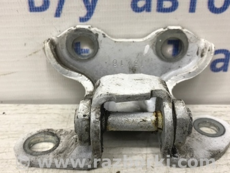 ФОТО Петля двери задней левой нижняя для Toyota Avensis T270 (10.2008-12.2012) Киев