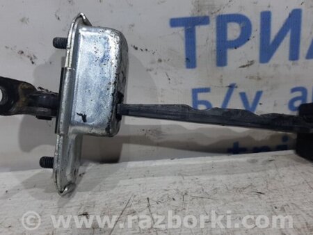 ФОТО Ограничитель двери передний правый для Hyundai ix35 Tucson Київ