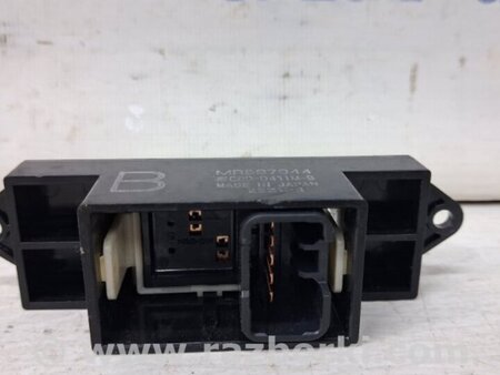 ФОТО Кнопка стеклоподъемника для Mitsubishi ASX Киев