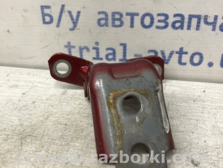 ФОТО Петля двери задней правой нижняя для Mazda CX-5 KE (12-17) Киев