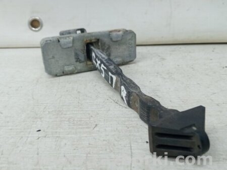 ФОТО Ограничитель двери передний правый для Mazda CX-5 KE (12-17) Киев