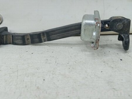 ФОТО Ограничитель двери задний левый для Mazda CX-5 KE (12-17) Киев