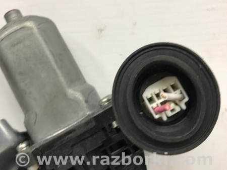 ФОТО Стеклоподъемник задний правый для Toyota RAV-4 (15-18) Киев