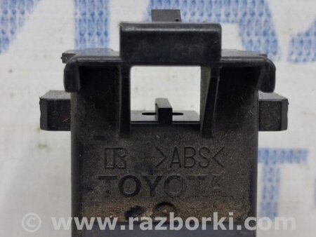 ФОТО Кнопка стеклоподъемника для Toyota RAV-4 (15-18) Киев