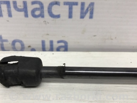 ФОТО Амортизатор крышки багажника для Mazda 3 BM/BN (2013-2019) (III) Київ