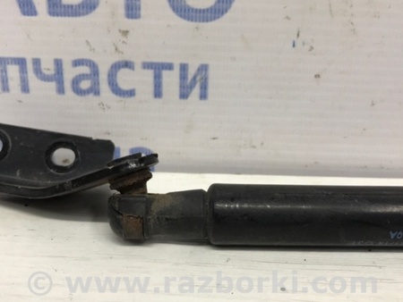 ФОТО Амортизатор крышки багажника для Mazda 3 BM/BN (2013-2019) (III) Київ