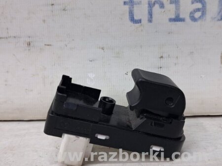 ФОТО Кнопка стеклоподъемника для Mazda 3 BM/BN (2013-2019) (III) Киев